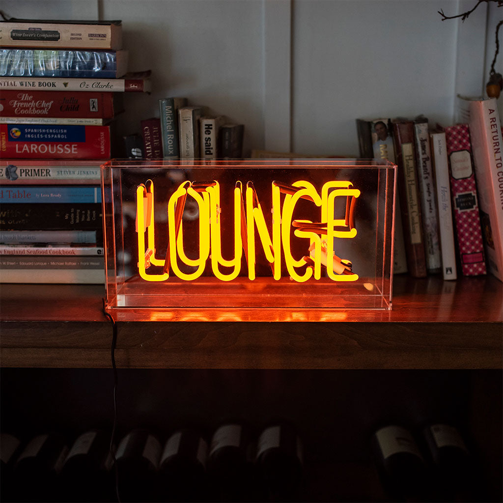Do you need a neon sign in your home? The new @housebeautiful article may  sway you to go for it! At Alice Lane Interior Design, the…