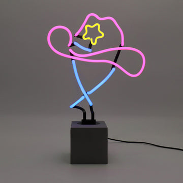 Neon light shaped like a cowboy hat with a star on a gray background
